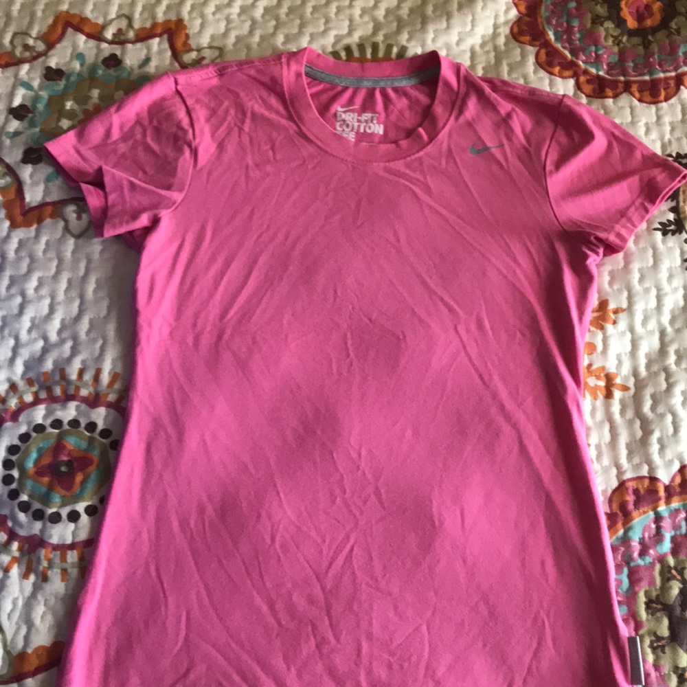 Nike cotton tee sz. Small